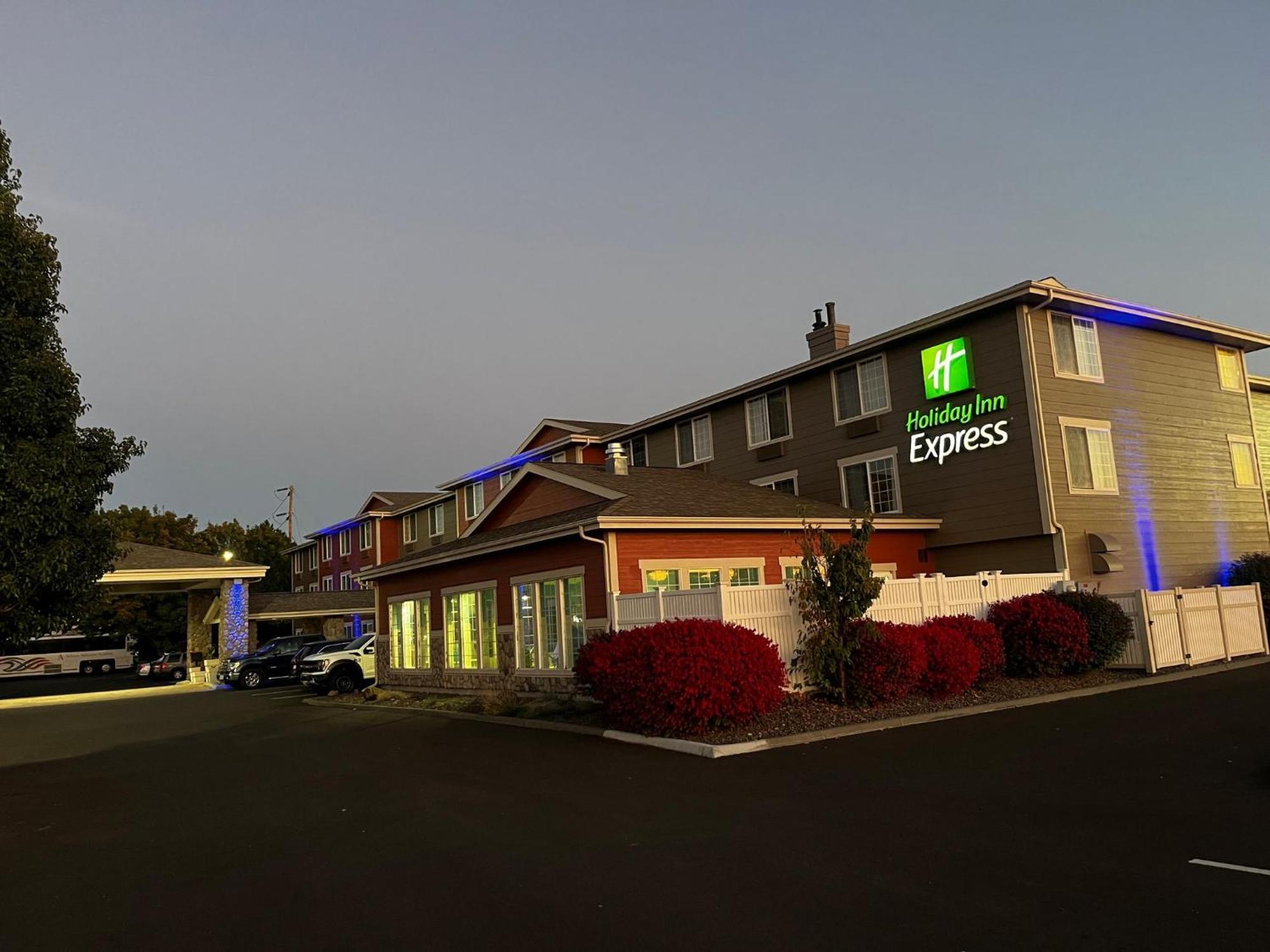 Holiday Inn Express Walla Walla By Ihg Экстерьер фото